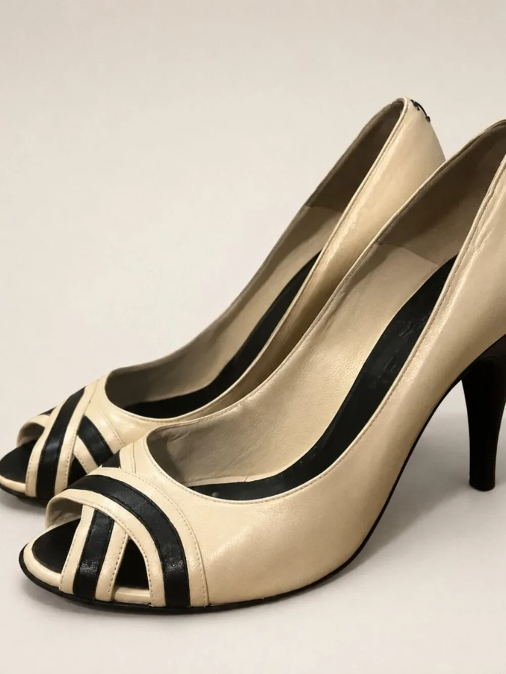 Vintage Chanel Two-Tone Cream White Black Peep-Toe Pumps IT 39 us size 8.5 rare